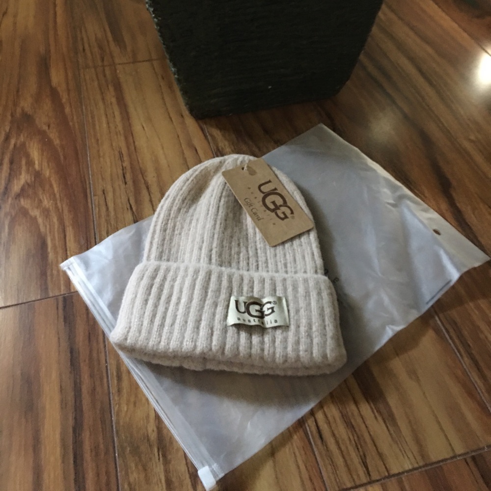 Cream uggs hat